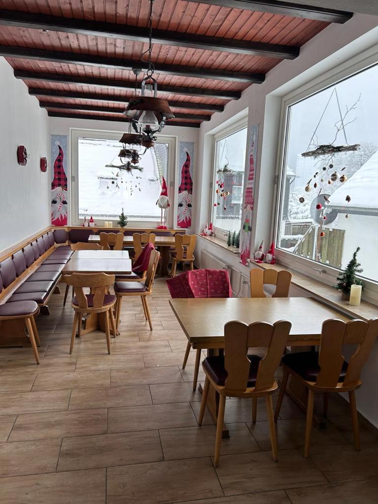 Ferienhaus Astenblick - Ideal Fuer Weihnachtsfeiern Und Familienfeiern Bietet Schlafplaetze Fuer Bis Zu 35 Personen Villa Winterberg Eksteriør billede