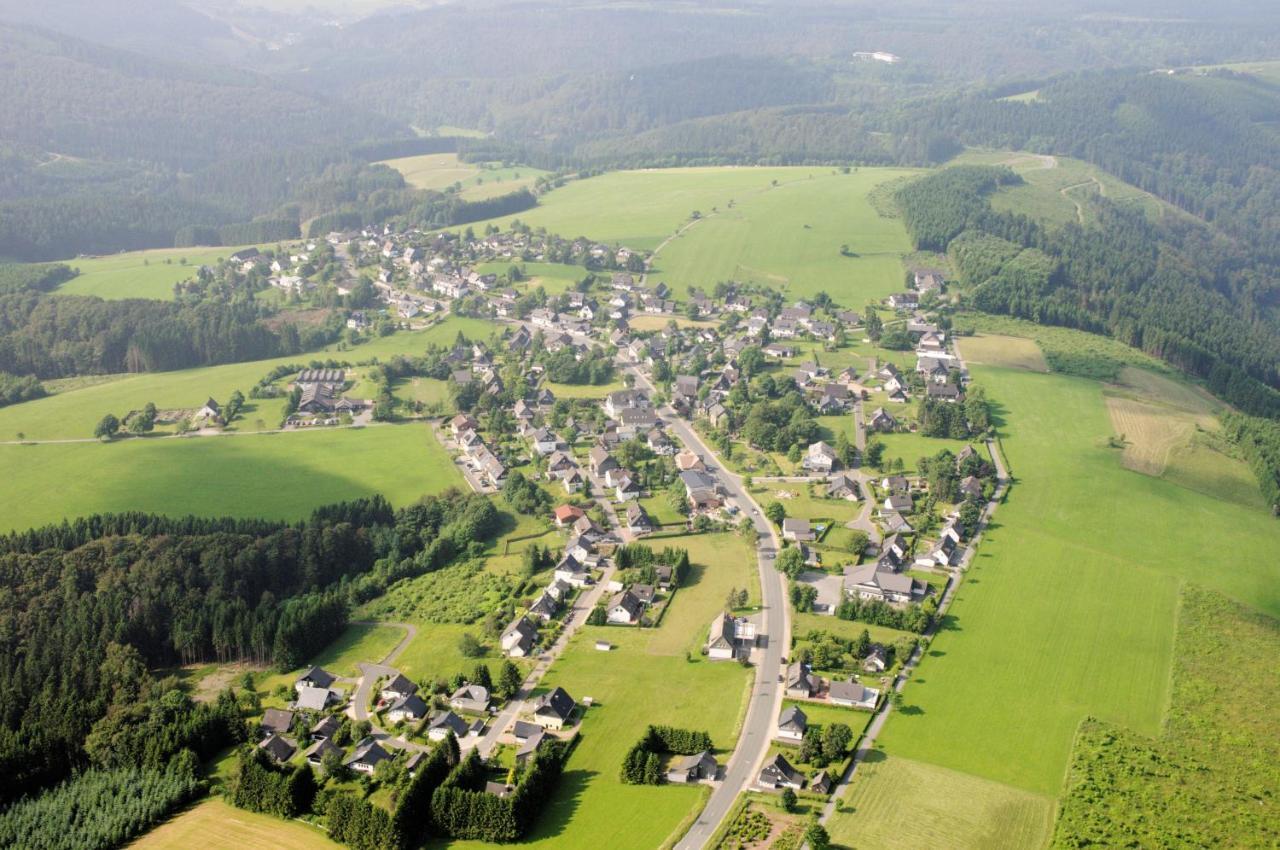Ferienhaus Astenblick - Ideal Fuer Weihnachtsfeiern Und Familienfeiern Bietet Schlafplaetze Fuer Bis Zu 35 Personen Villa Winterberg Eksteriør billede